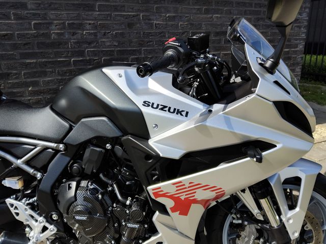suzuki - gsx-8r