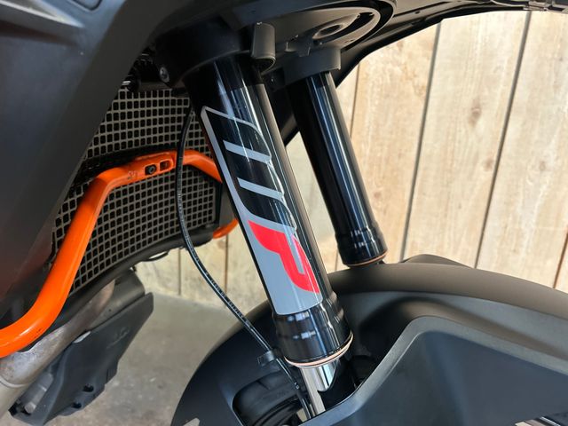 ktm - 1290-super-adventure-s