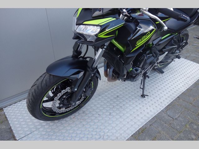 kawasaki - z650
