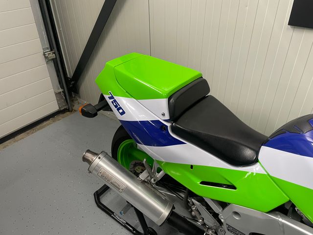kawasaki - zxr-750