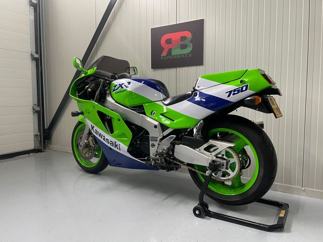 kawasaki - zxr-750