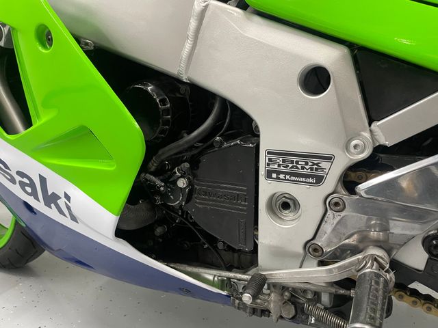 kawasaki - zxr-750