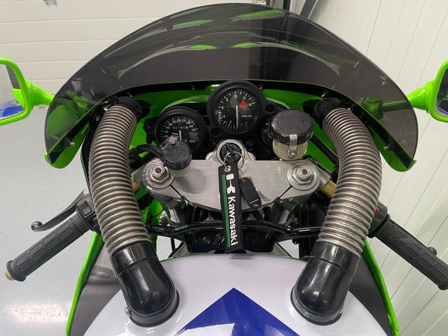 kawasaki - zxr-750