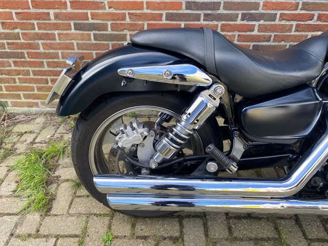 suzuki - vz-1600-marauder