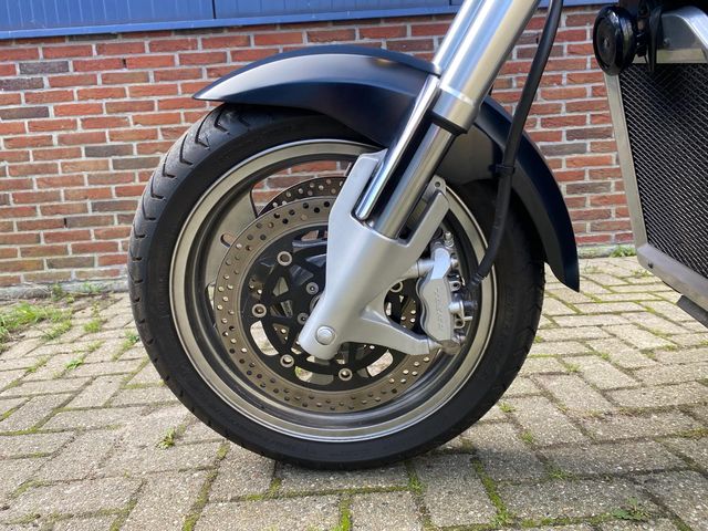 suzuki - vz-1600-marauder
