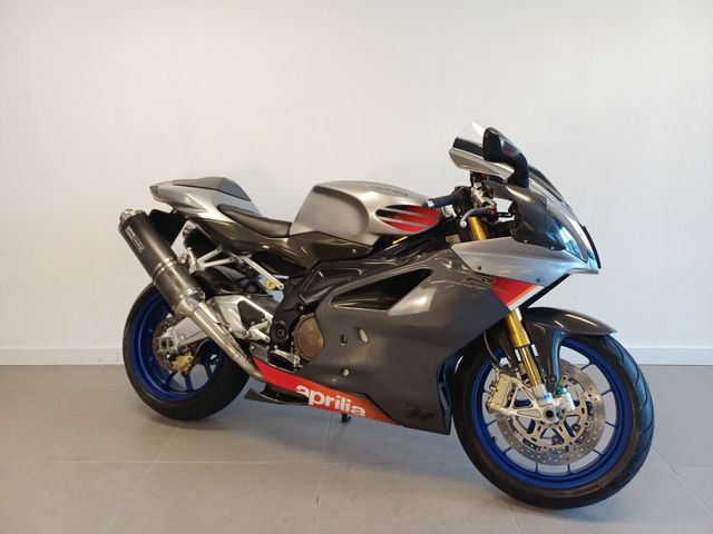 aprilia - rsv-1000-r-factory