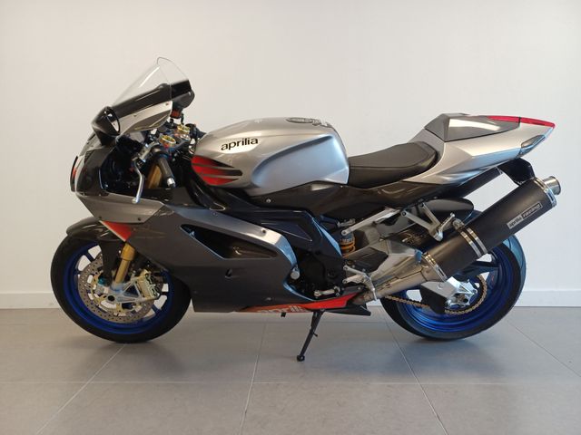 aprilia - rsv-1000-r-factory