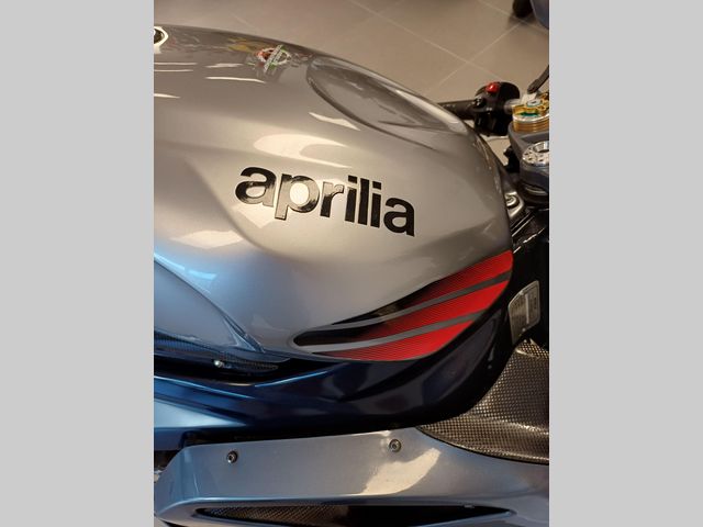 aprilia - rsv-1000-r-factory