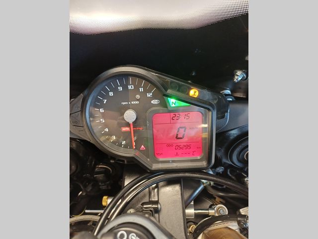 aprilia - rsv-1000-r-factory