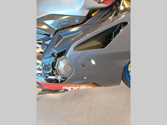 aprilia - rsv-1000-r-factory