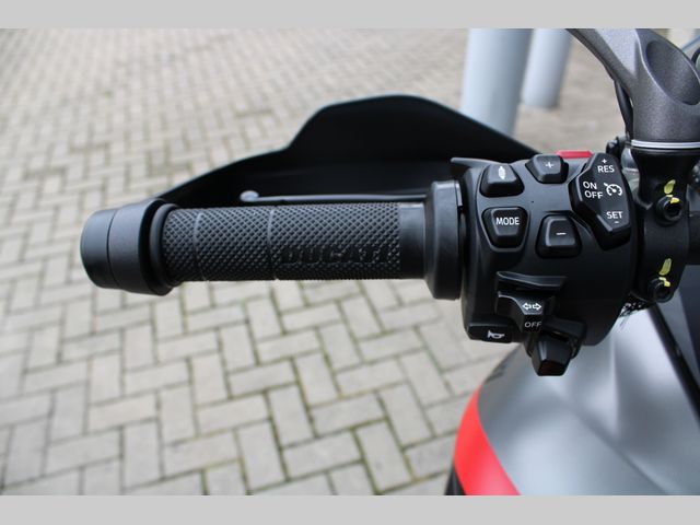 ducati - multistrada-v4-s-grand-tour