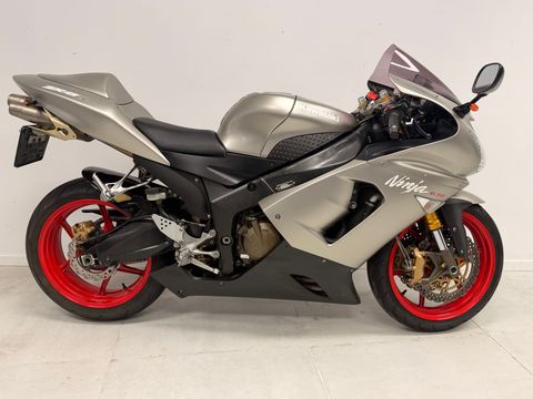 KAWASAKI ZX 6R kopen? Alle nieuwe en gebruikte motoren vind je op