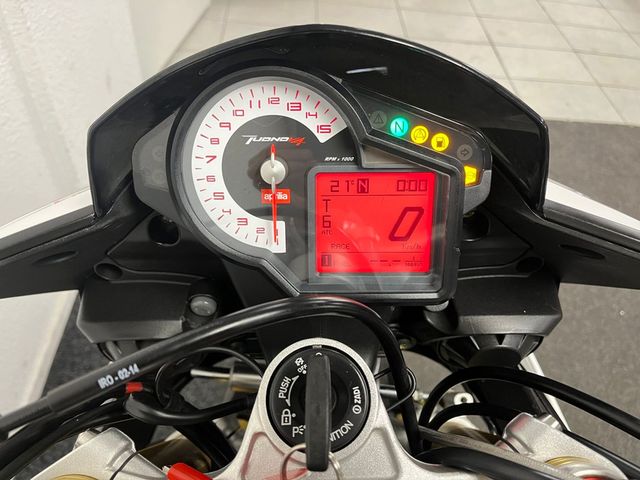 aprilia - tuono-v4