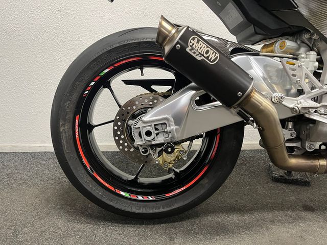 aprilia - tuono-v4