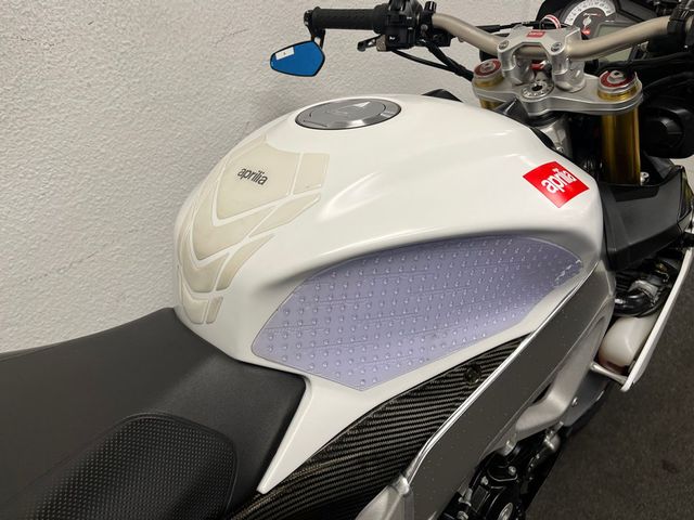 aprilia - tuono-v4