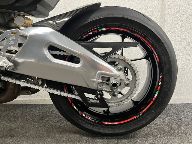 aprilia - tuono-v4