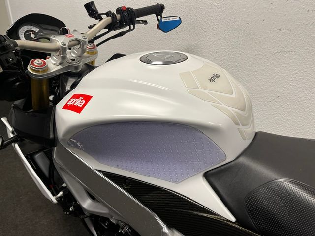 aprilia - tuono-v4