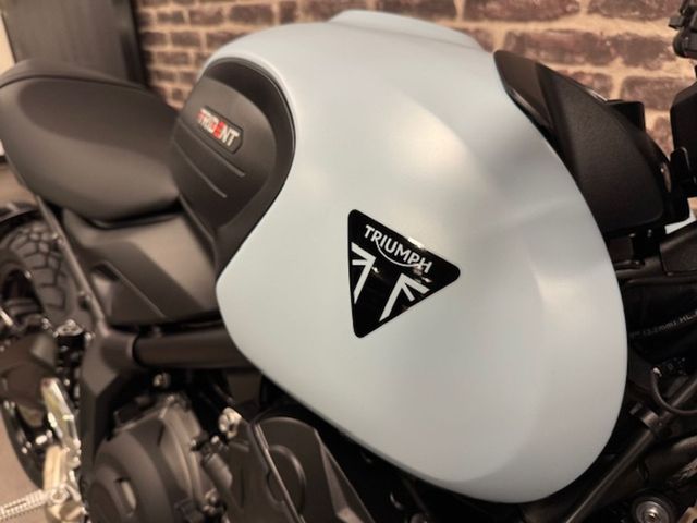 triumph - trident-660