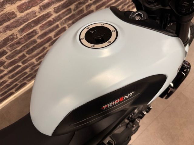 triumph - trident-660