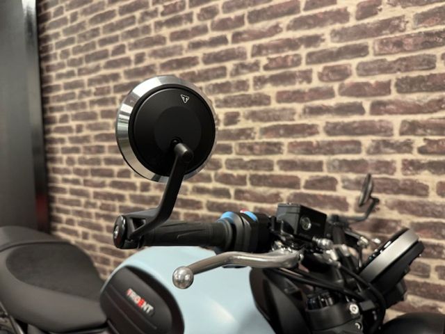 triumph - trident-660