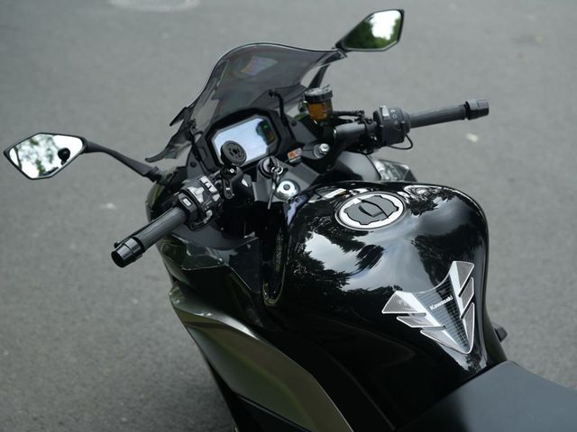 kawasaki - z-1000-sx