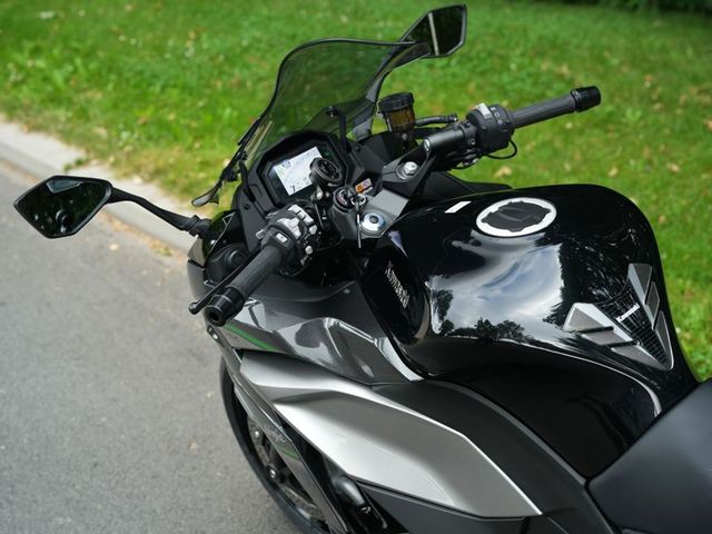 kawasaki - z-1000-sx