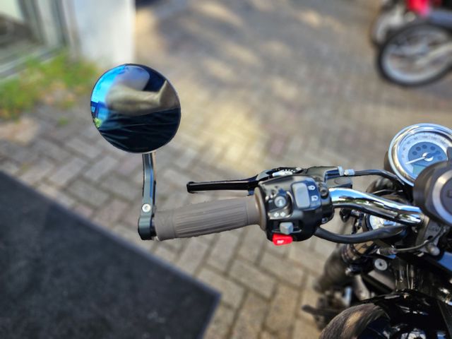triumph - thruxton-900