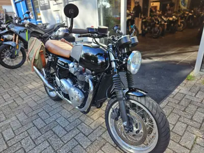 TRIUMPH THRUXTON 1200 – foto 3