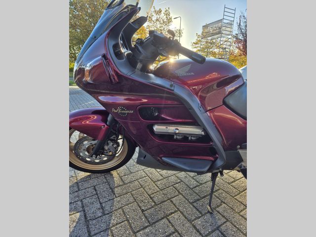 honda - st-1100-pan-european