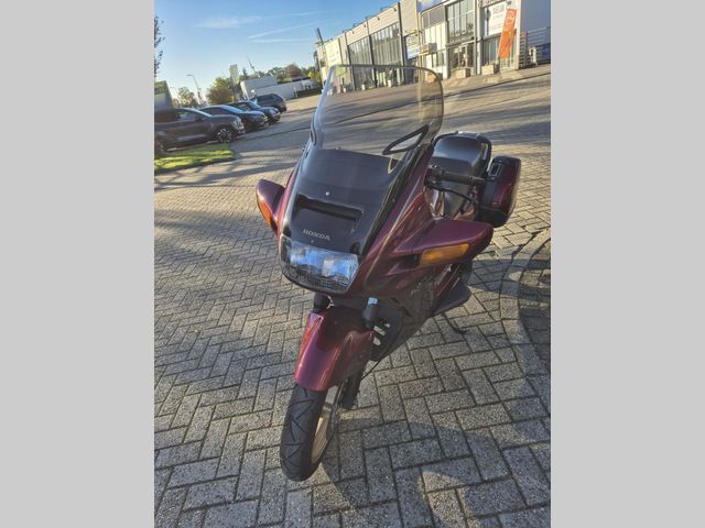 honda - st-1100-pan-european