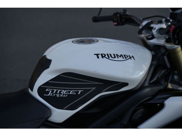 triumph - street-triple-765