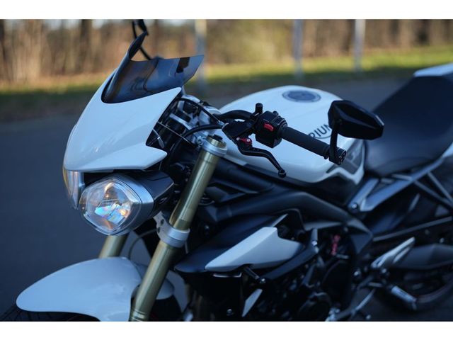 triumph - street-triple-765
