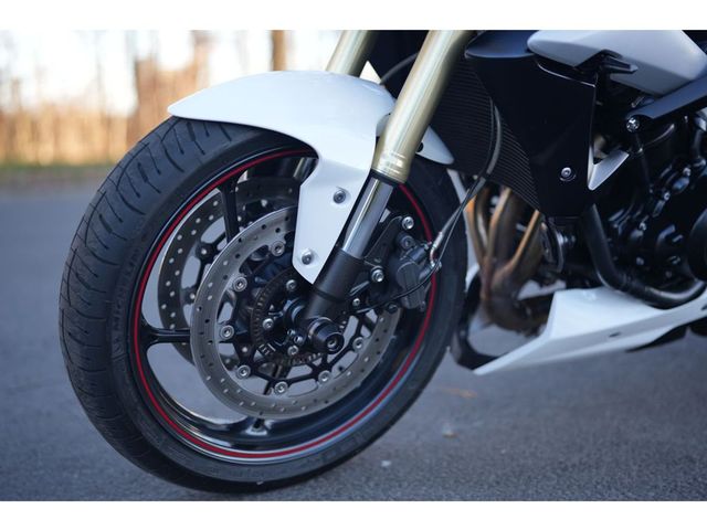 triumph - street-triple-765