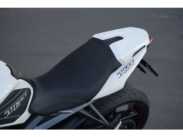 triumph - street-triple-765