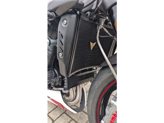 triumph - speed-triple-rs