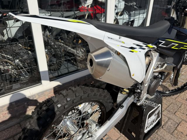 triumph - tf-250-x