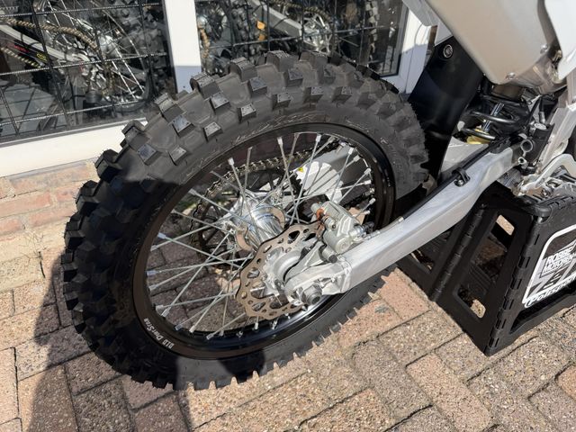 triumph - tf-250-x
