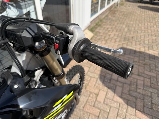 triumph - tf-250-x