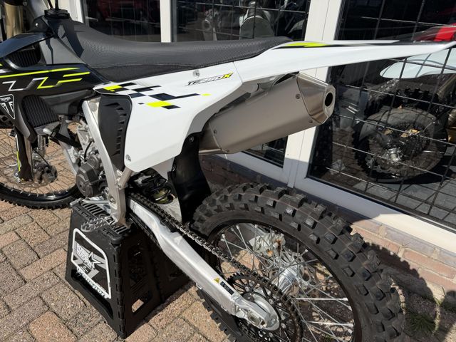 triumph - tf-250-x