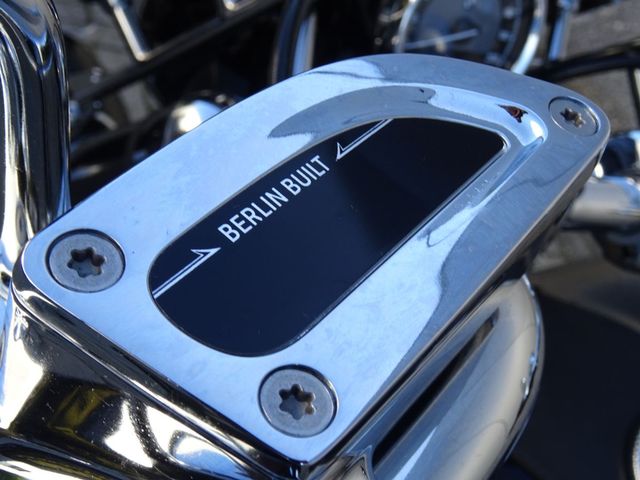 bmw - r-18-classic