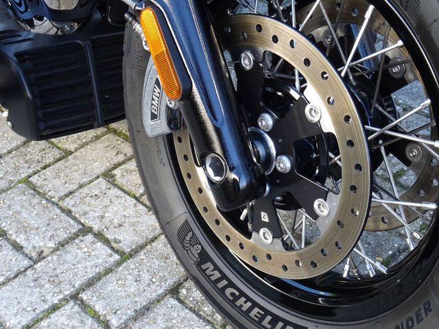 bmw - r-18-classic