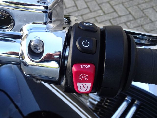 bmw - r-18-classic