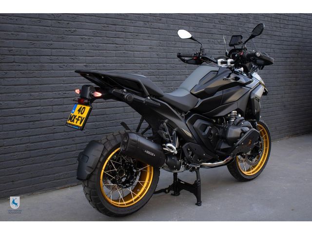 bmw - r-1300-gs-triple-black