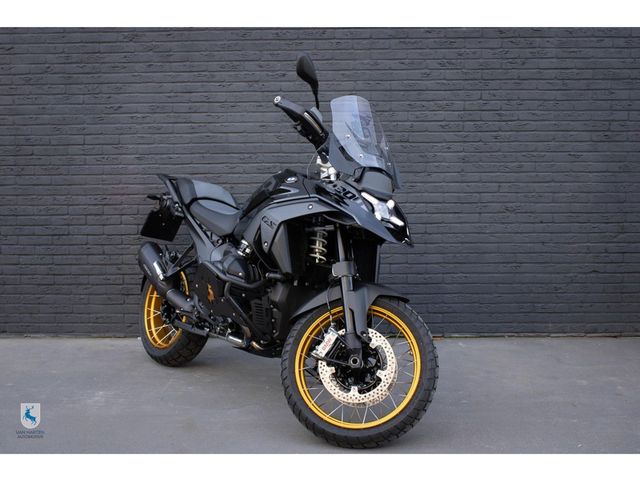 bmw - r-1300-gs-triple-black