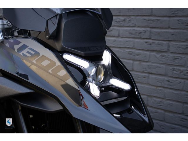 bmw - r-1300-gs-triple-black