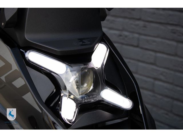 bmw - r-1300-gs-triple-black