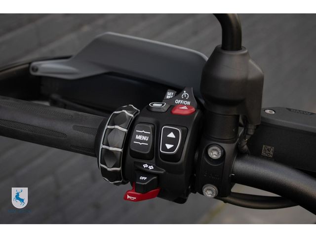 bmw - r-1300-gs-triple-black