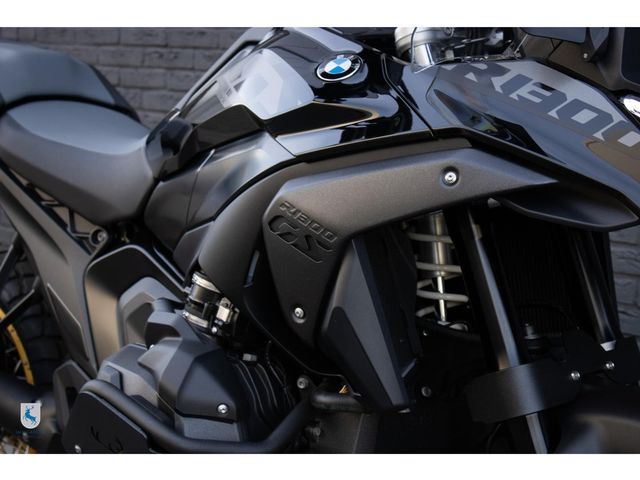 bmw - r-1300-gs-triple-black