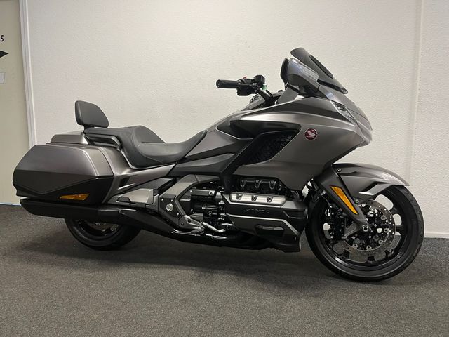 honda - gl-1800-goldwing-bagger