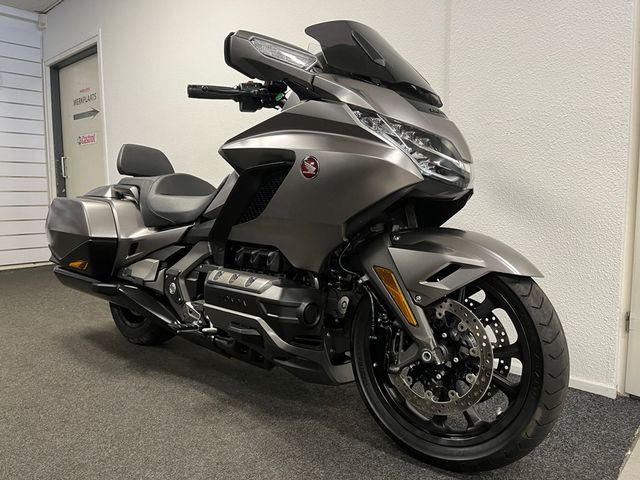 honda - gl-1800-goldwing-bagger